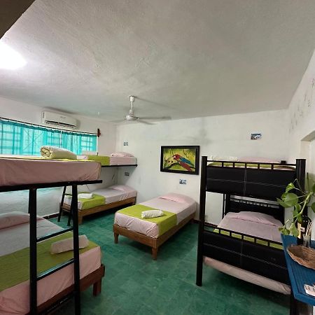 Hostel 35 Вальядолид Экстерьер фото