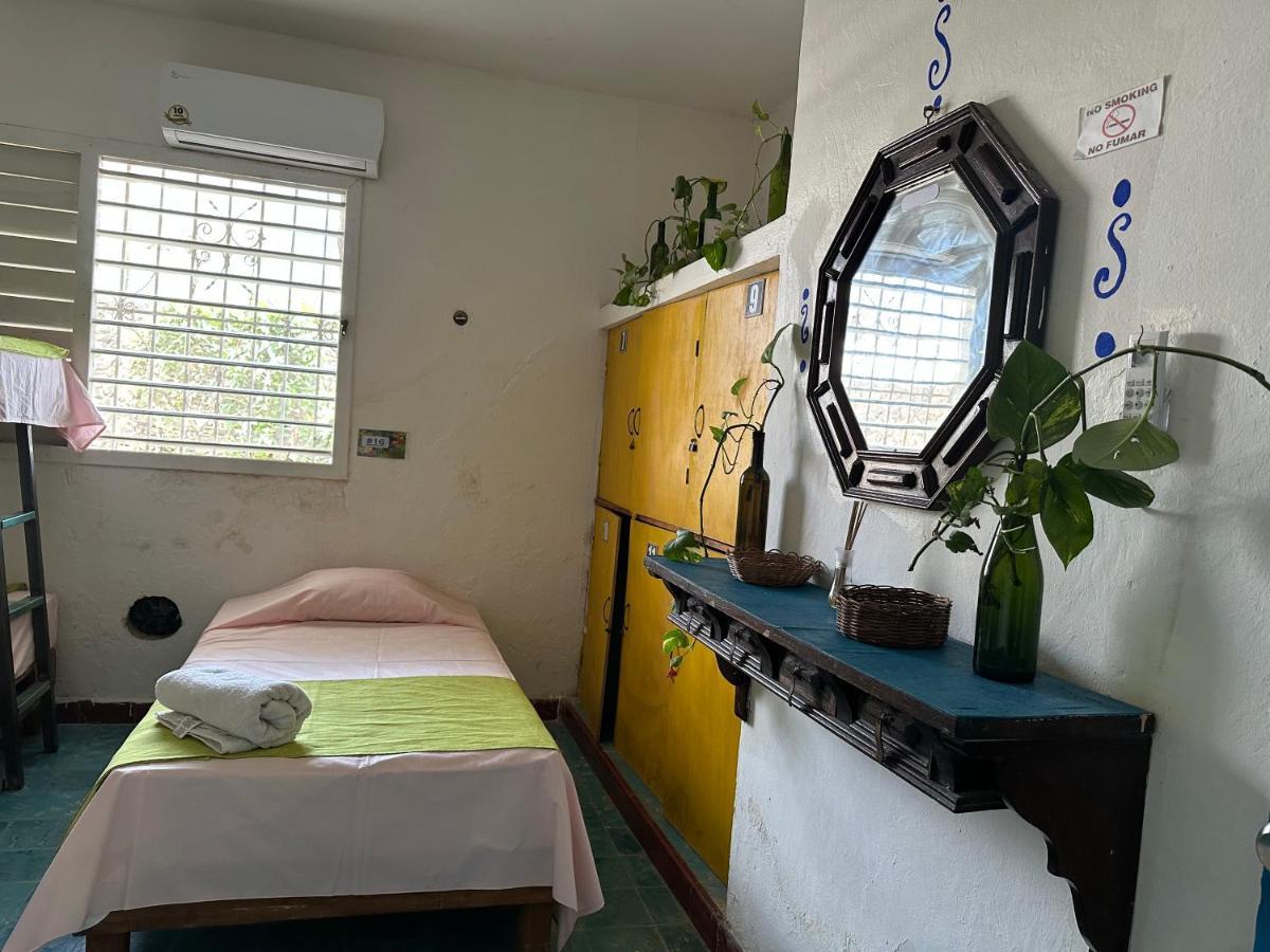 Hostel 35 Вальядолид Экстерьер фото